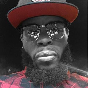 Meet your Posher, Dennis makingchanges